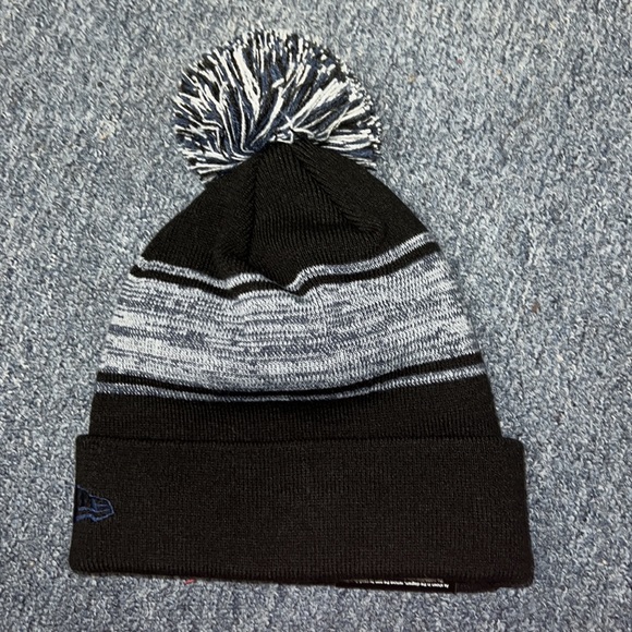 Cowboys NFL Beanie NWT - Picture 2 of 6